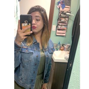 Meet your Posher, Gina